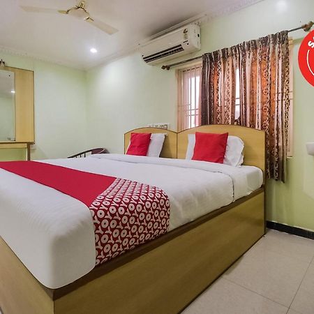 Oyo 70841 Hotel Anjali Residency Velur ภายนอก รูปภาพ