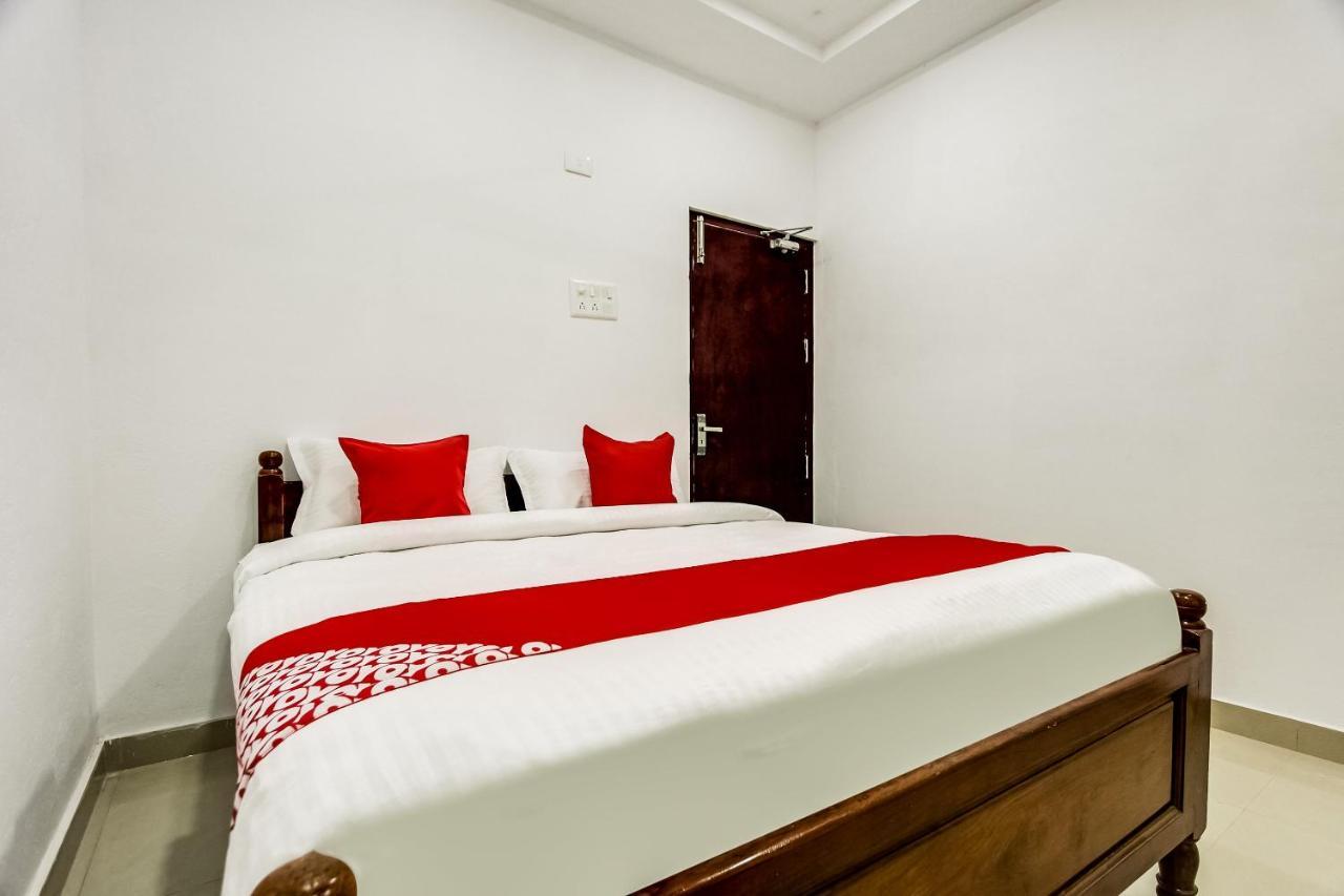 Oyo 70841 Hotel Anjali Residency Velur ภายนอก รูปภาพ