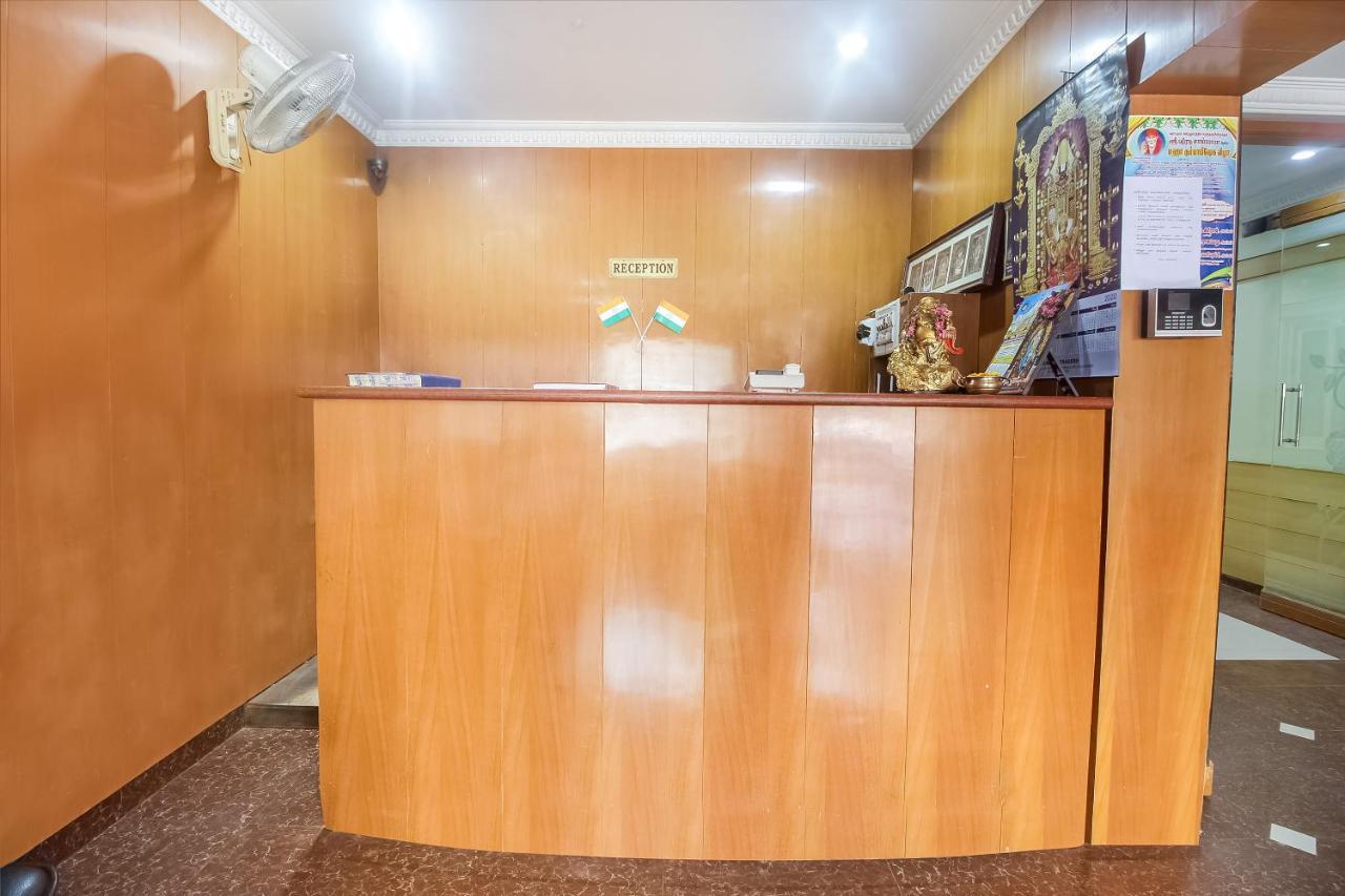 Oyo 70841 Hotel Anjali Residency Velur ภายนอก รูปภาพ