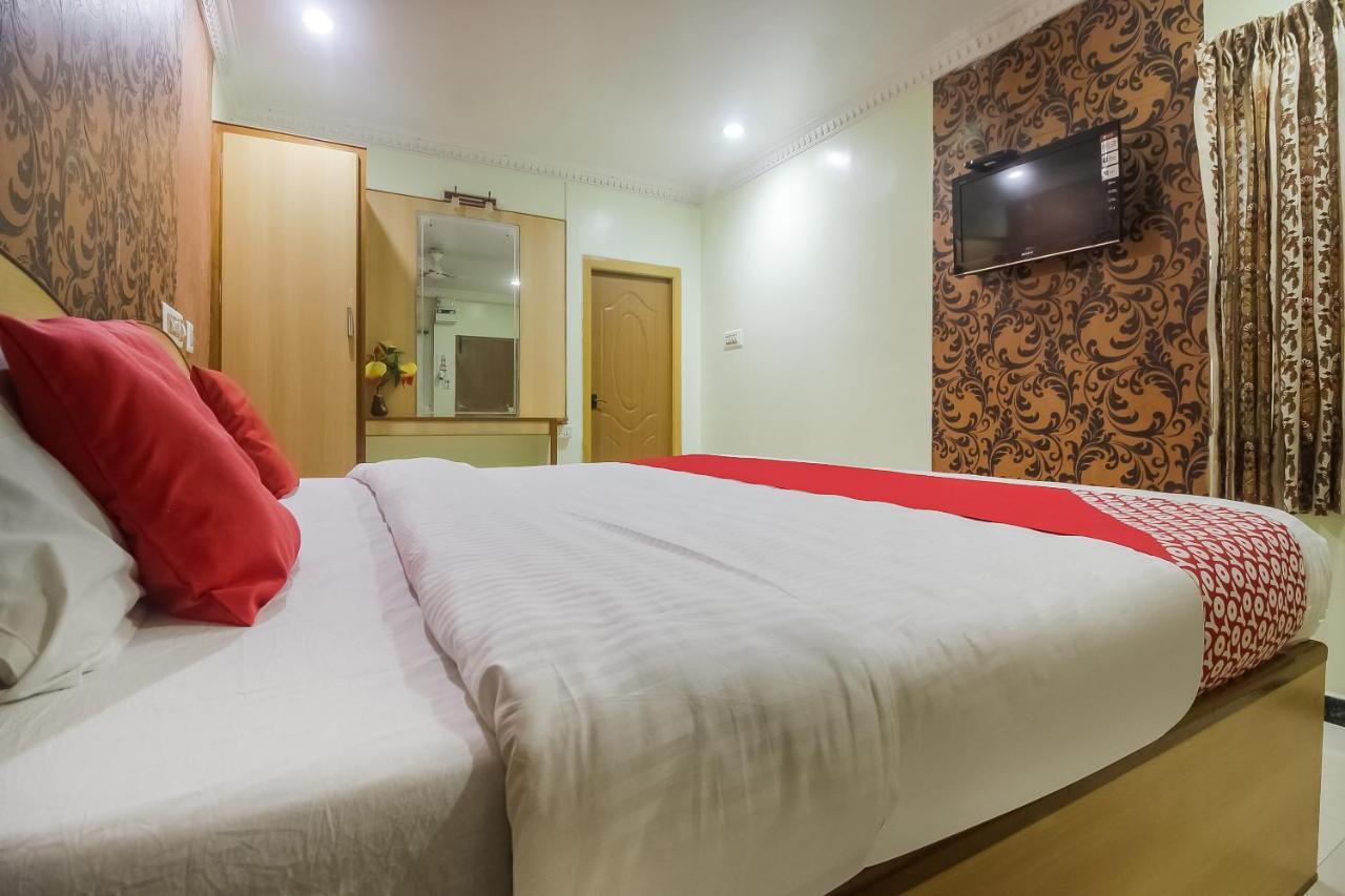 Oyo 70841 Hotel Anjali Residency Velur ภายนอก รูปภาพ