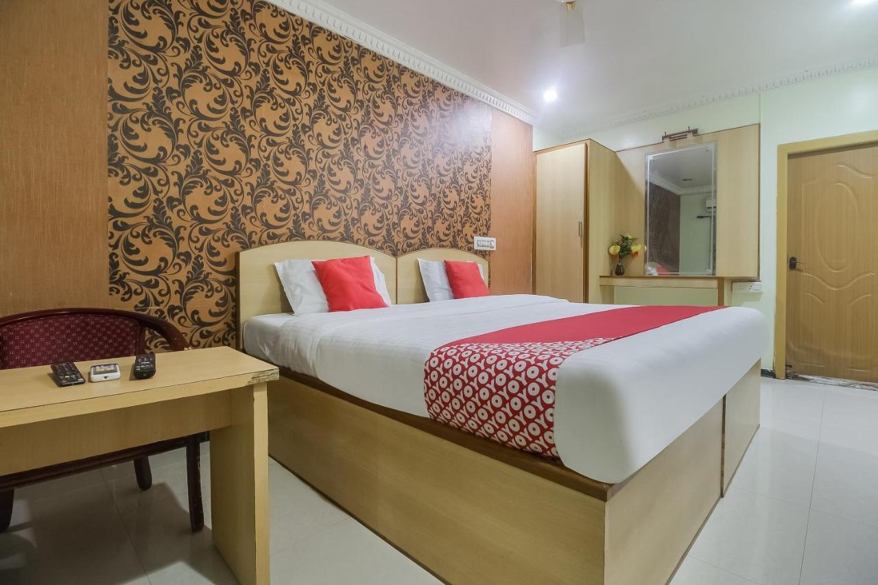 Oyo 70841 Hotel Anjali Residency Velur ภายนอก รูปภาพ