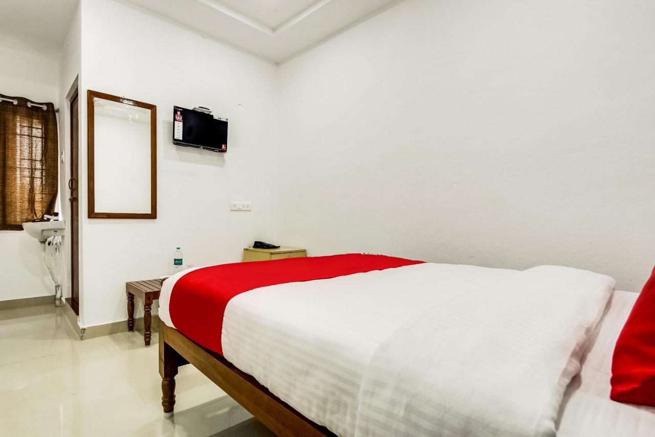 Oyo 70841 Hotel Anjali Residency Velur ภายนอก รูปภาพ