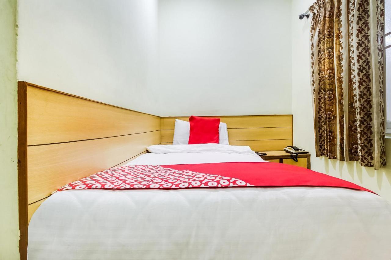 Oyo 70841 Hotel Anjali Residency Velur ภายนอก รูปภาพ