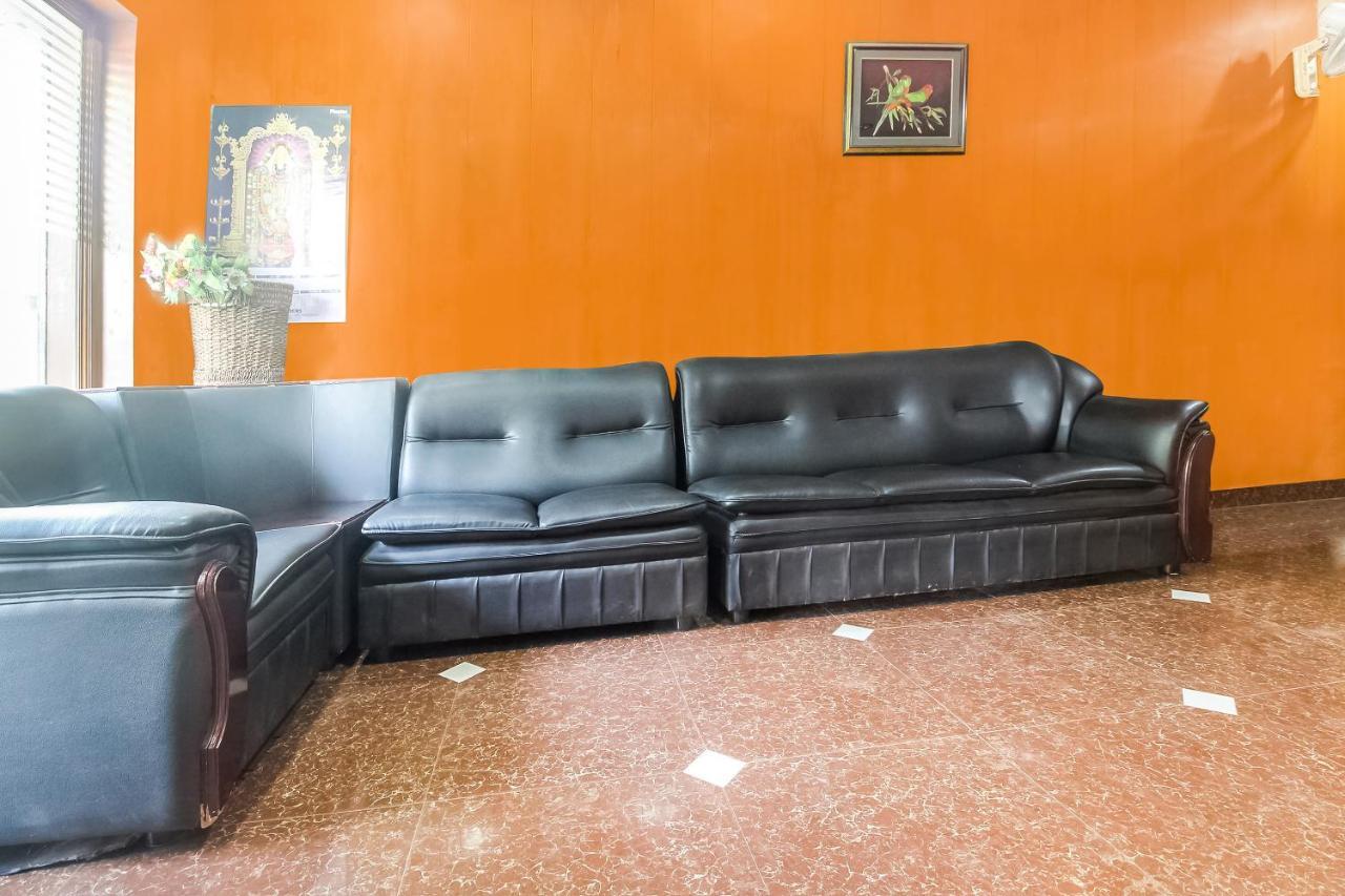 Oyo 70841 Hotel Anjali Residency Velur ภายนอก รูปภาพ